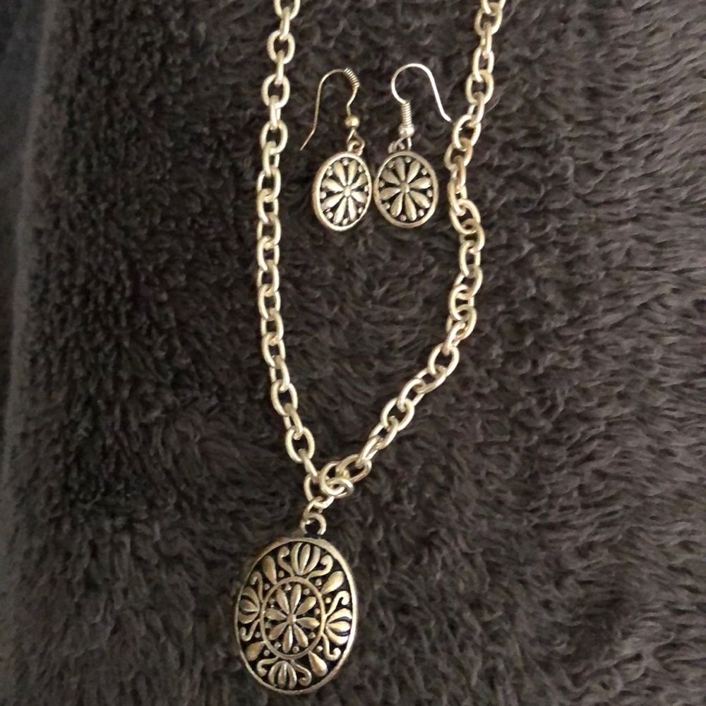 Necklace with earrings